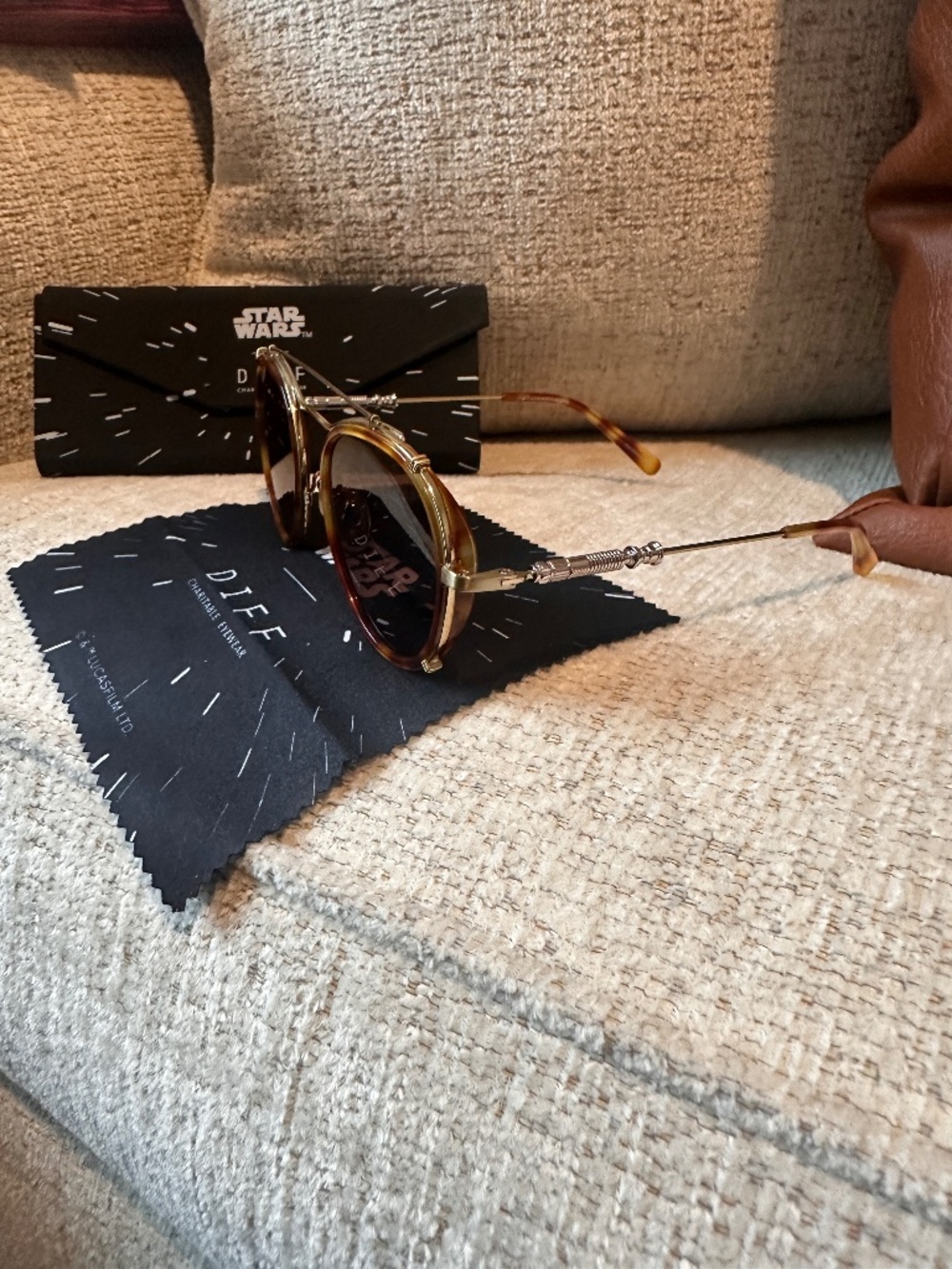 DIFF x Star Wars Obi-Wan Polarized Sunglasses - Picture 2 of 9